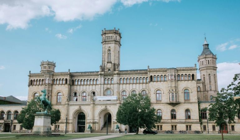 Türk Öğrenciler Almanya’da Ücretsiz Eğitim Fırsatlarına Yöneliyor