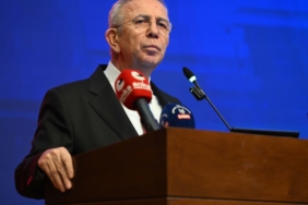 Mansur Yavaş, Müslim Sarı’nın Eleştirilerinin Ardından CHP’den İstifa Etti