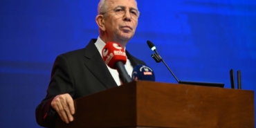 Mansur Yavaş, Müslim Sarı’nın Eleştirilerinin Ardından CHP’den İstifa Etti