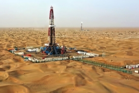 Çin Taklamakan Çölü'nde Yerin 8 Bin Metre Altından Rekor Petrol Çıkardı