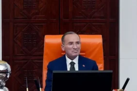 Bekir Bozdağ Sağlık Sorunları Gerekçesiyle TBMM Başkanvekilliği Görevinden İstifa Etti